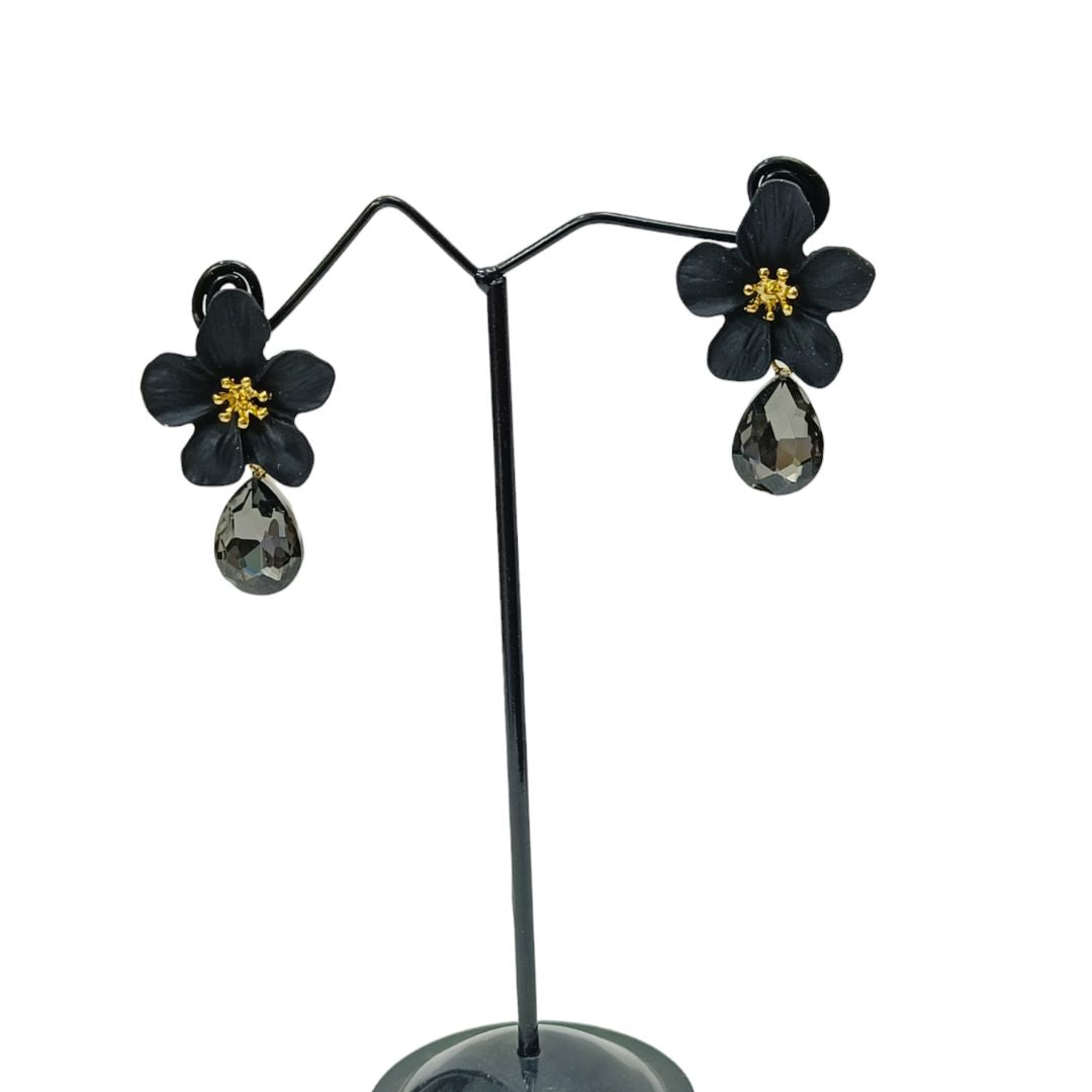 Korean Metalic Black Color Flower With Crystle Diamond Earrings